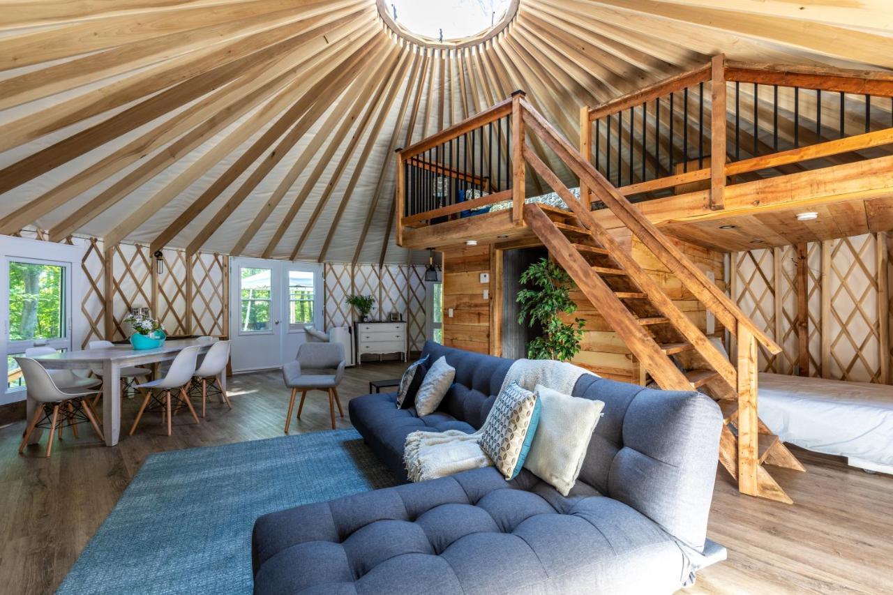 Yourtes Glamping Du Poisson Blanc Notre-Dame-du-Laus Eksteriør billede