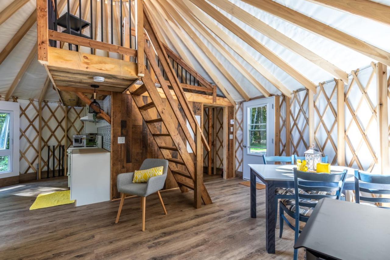 Yourtes Glamping Du Poisson Blanc Notre-Dame-du-Laus Eksteriør billede